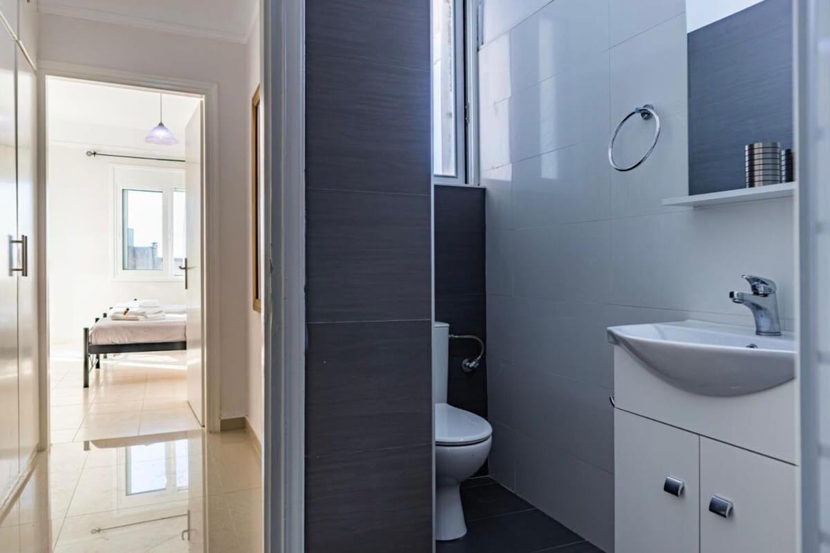 Appartamento Comfy Central Square Gem With Balcony Kalamata Esterno foto