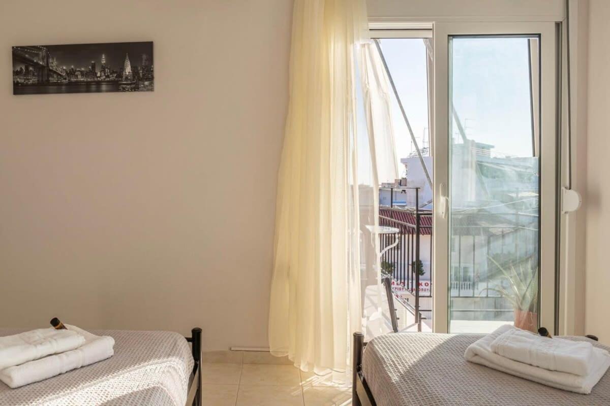 Appartamento Comfy Central Square Gem With Balcony Kalamata Esterno foto