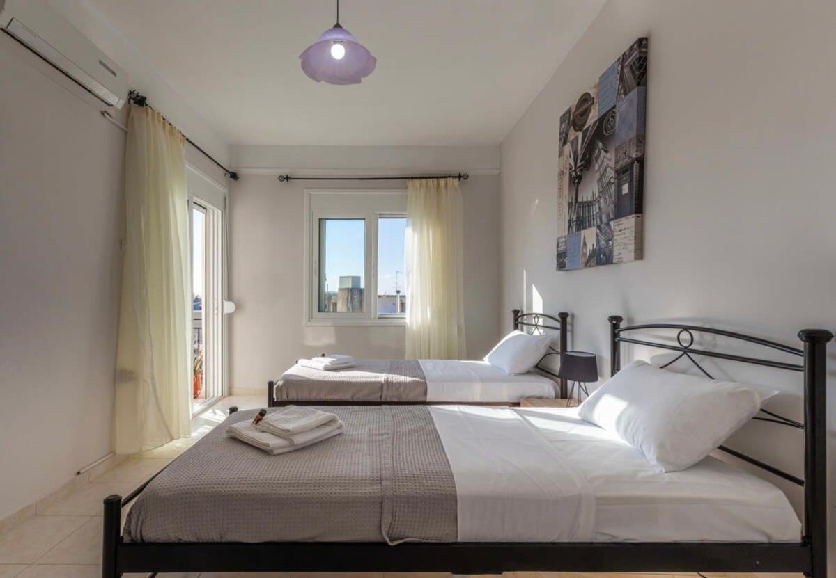 Appartamento Comfy Central Square Gem With Balcony Kalamata Esterno foto