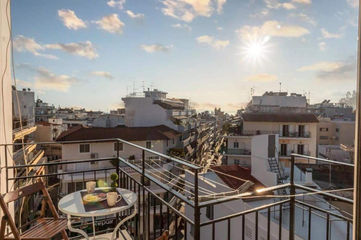 Appartamento Comfy Central Square Gem With Balcony Kalamata Esterno foto