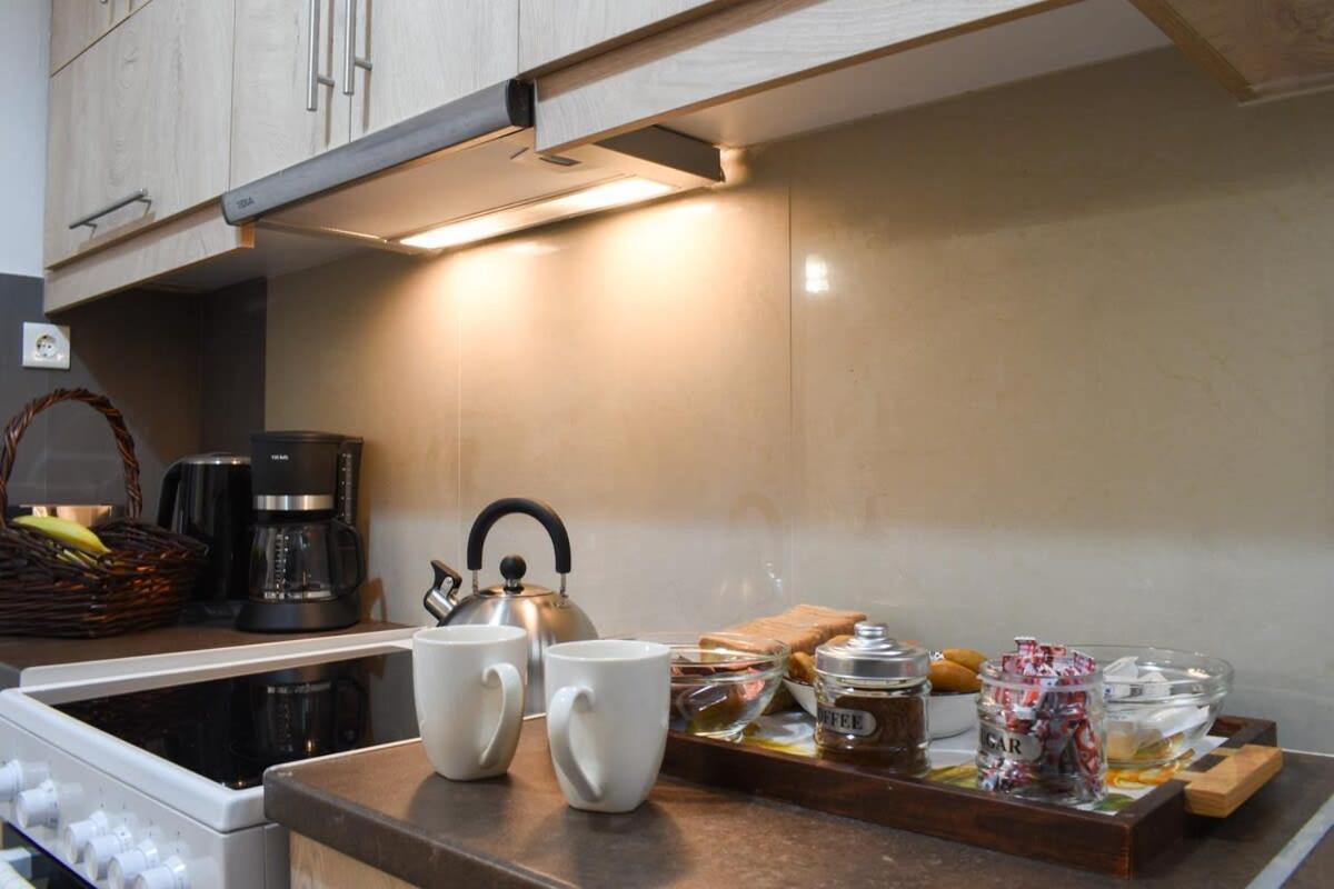 Appartamento Comfy Central Square Gem With Balcony Kalamata Esterno foto