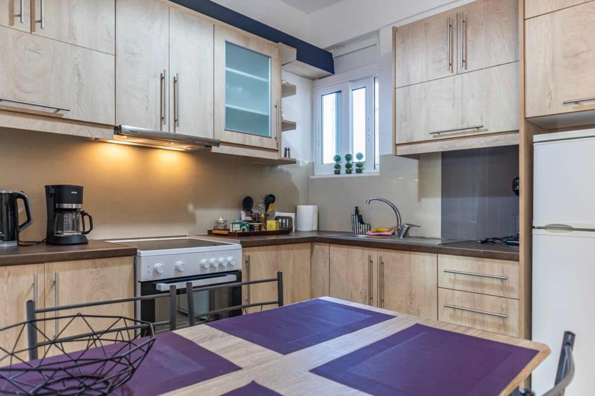 Appartamento Comfy Central Square Gem With Balcony Kalamata Esterno foto