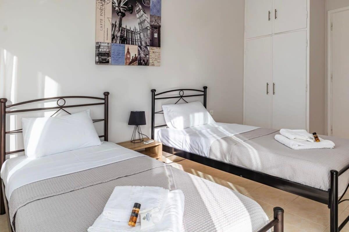 Appartamento Comfy Central Square Gem With Balcony Kalamata Esterno foto